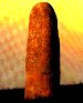 phallus lithique placé au centre d'un des deux cercles